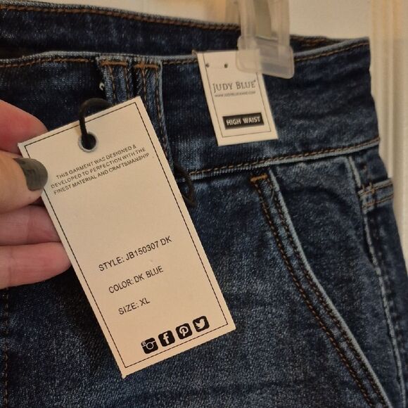 🎁25% Off Bundles🎁 Judy Blue Dark Wash Jean Shorts Sz XL - Picture 5 of 15